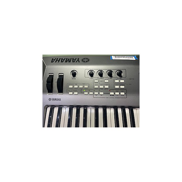 Used Yamaha MM6 61 Key Keyboard Workstation