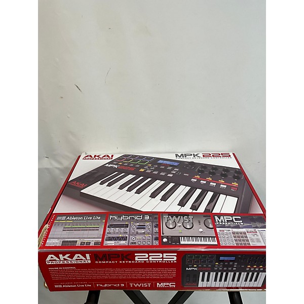 Used Akai Professional MPK225 25-Key MIDI Controller