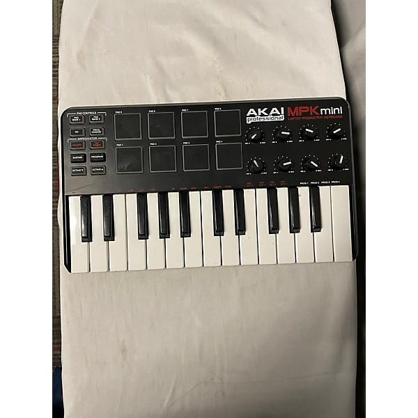 Used Akai Professional Used Akai Professional MPK Mini MIDI Controller