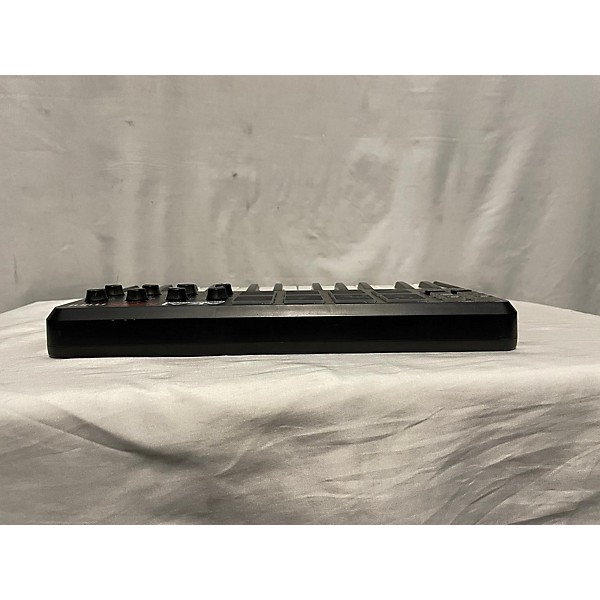 Used Akai Professional Used Akai Professional MPK Mini MIDI Controller