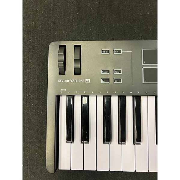 Used Arturia Used Arturia Keylab Essential 61 MIDI Controller