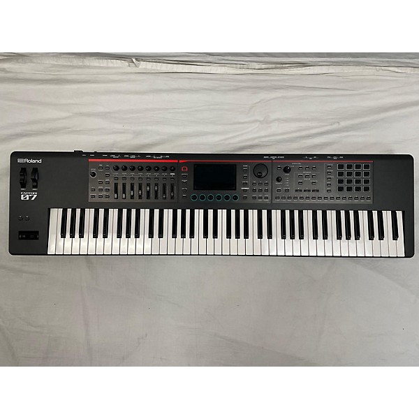 Used Roland Fantom 07 Keyboard Workstation