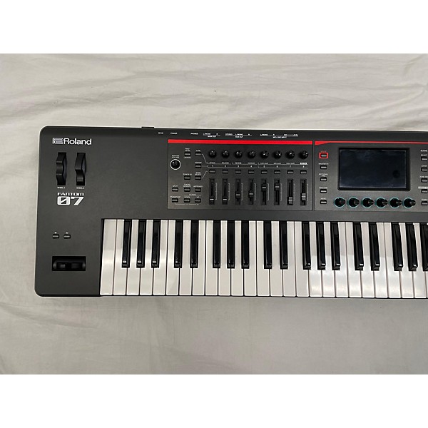 Used Roland Fantom 07 Keyboard Workstation