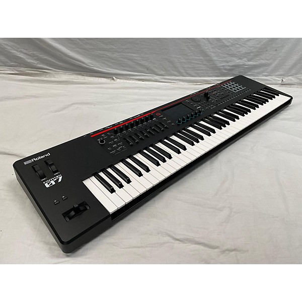 Used Roland Fantom 07 Keyboard Workstation