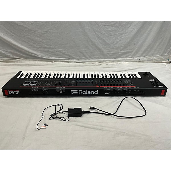 Used Roland Fantom 07 Keyboard Workstation