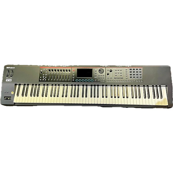 Used Roland Used Roland Fantom 08 Keyboard Workstation