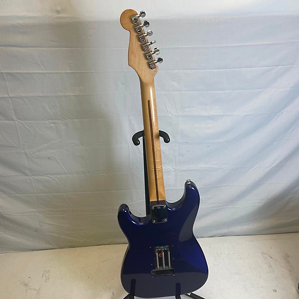 Used Fender Used Fender Player Stratocaster Midnight Blue Solid Body Electric Guitar