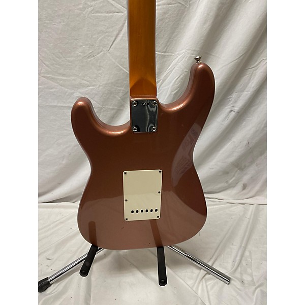 Used Fender Used 1999 Fender 1960S Stratocaster Burgundy Mist Metalic Solid Body Electric Guitar