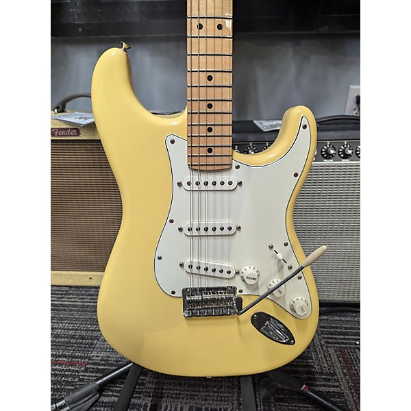 Used Fender Used Fender Player Stratocaster Yellow Solid Body Electric Guitar