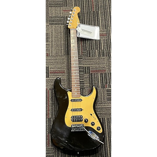 Used Fender Used 2005 Fender American Deluxe Stratocaster Black And Gold Solid Body Electric Guitar