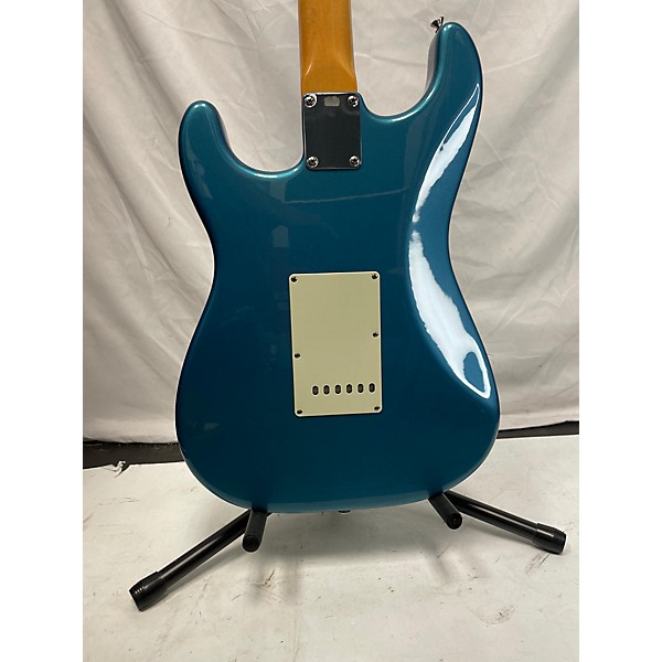 Used Fender Used Fender Vintera II 60's Stratocaster Lake Placid Blue Solid Body Electric Guitar