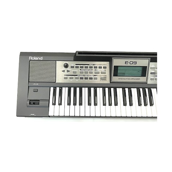 Used Roland E09 Arranger Keyboard