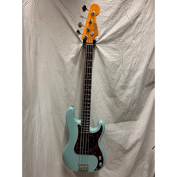 Used Fender Used Fender 1960 AMERICAN VINTAGE II P BASS Daphne Blue Electric Bass Guitar