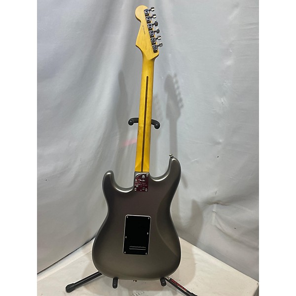 Used Fender Used Fender American Professional II Stratocaster Silverburst Solid Body Electric Guitar