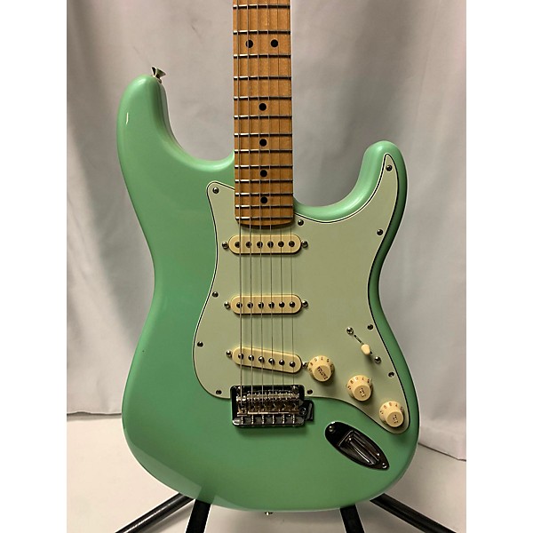 Used Fender Used Fender Player Stratocaster Limited Edition Surf Green Solid Body Electric Guitar