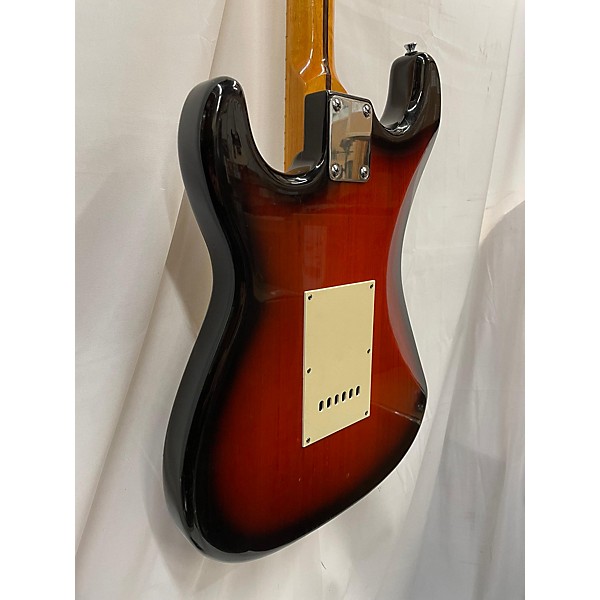 Used Turbo By Sunlite Used Turbo By Sunlite Traditional Series SSS Sunburst Solid Body Electric Guitar