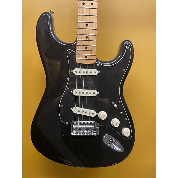 Used Fender Used Fender SPECIAL EDITION STANDARD STRATOCASTER Black Solid Body Electric Guitar