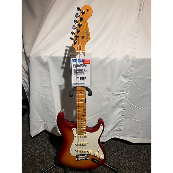 Used Fender Used Fender American Standard Stratocaster 2 Color Sunburst Solid Body Electric Guitar