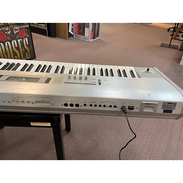 Used KORG Triton Le 88 Key Keyboard Workstation