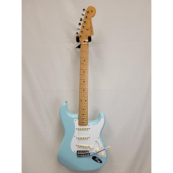 Used Fender Used Fender Vintera 60s Stratocaster Daphne Blue Solid Body Electric Guitar