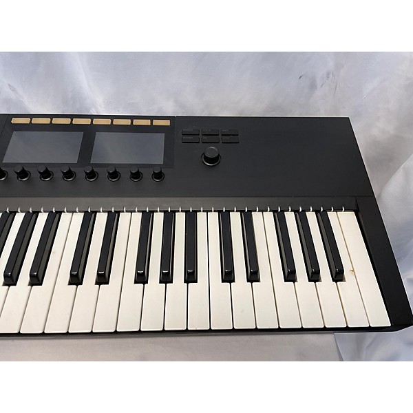 Used Native Instruments Used Native Instruments Komplete Kontrol S49 MK2 MIDI Controller