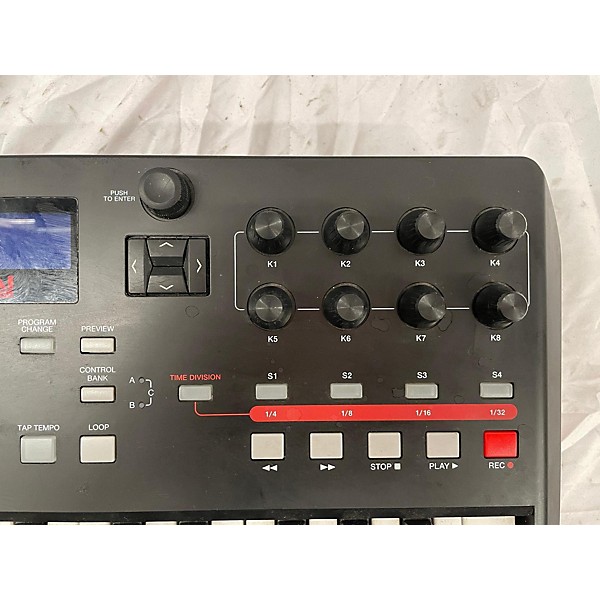 Used Akai Professional Used Akai Professional MPK225 25-Key MIDI Controller