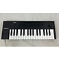 Used Native Instruments Used Native Instruments Komplete Kontrol M32 MIDI Controller thumbnail