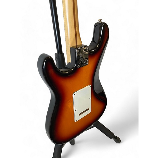 Used Fender Used Fender 40th Anniversary American Stratocaster 2 Tone Sunburst Solid Body Electric Guitar