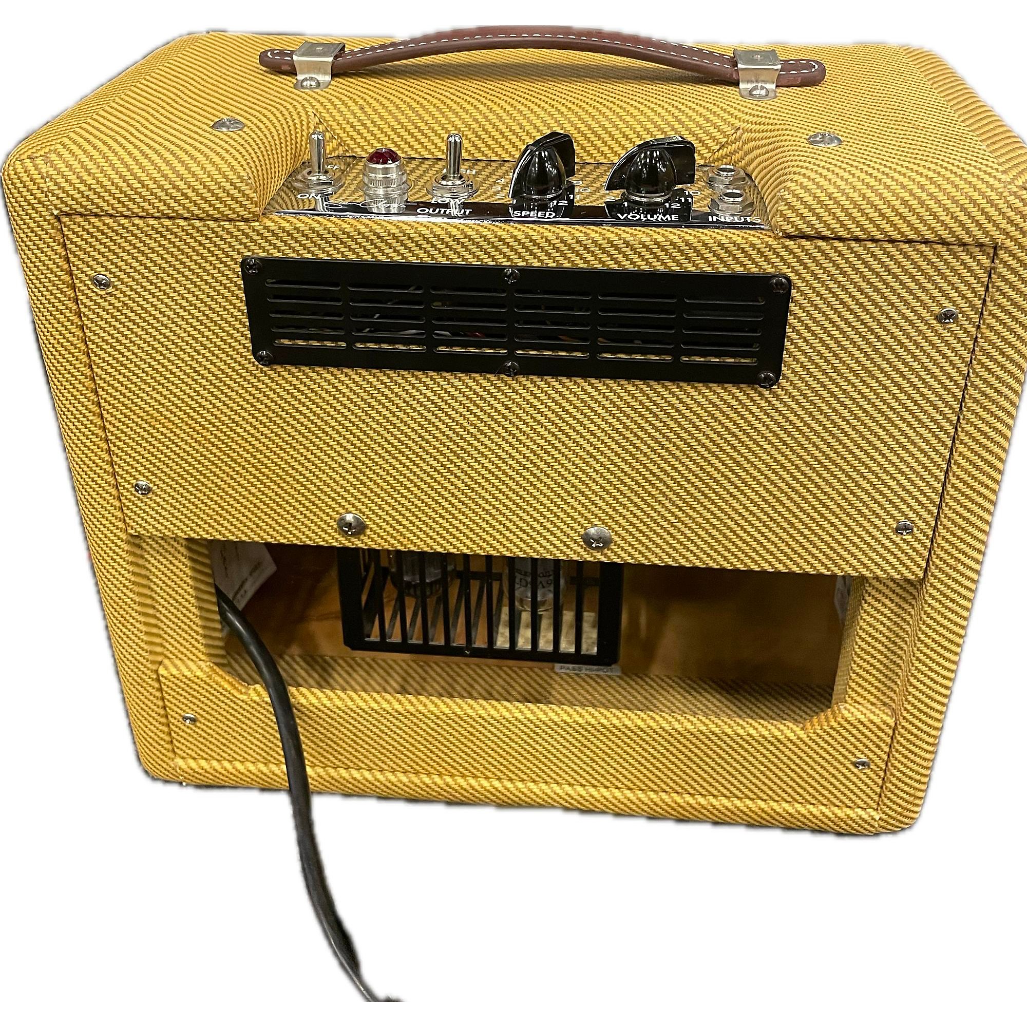 Used Fender Used Fender Eric Clapton Signature Vibro Champ 5W 1X8W  Handwired Tube Guitar Combo Amp | Guitar Center