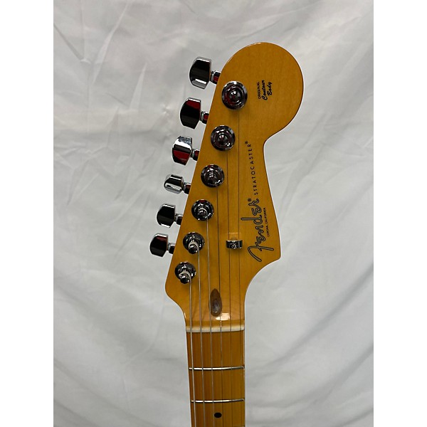 Used Fender Used Fender American Professional II Stratocaster 2 Tone Sunburst Solid Body Electric Guitar