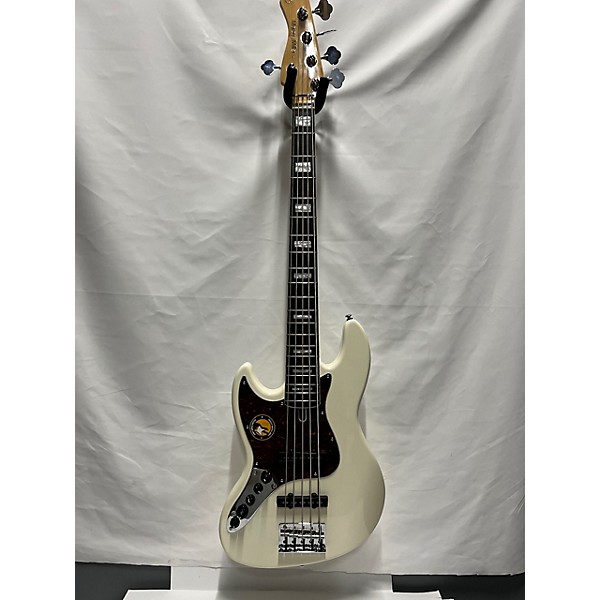 Used Used Marcus Miller V7 Alpine White Electric Bass Guitar