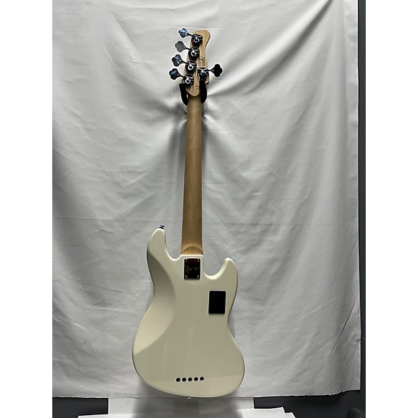 Used Used Marcus Miller V7 Alpine White Electric Bass Guitar