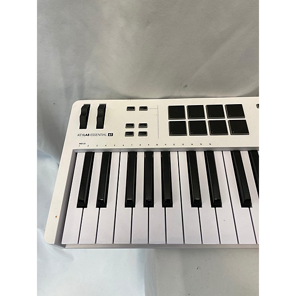 Used Arturia Used Arturia Keylab Essential 61 MIDI Controller