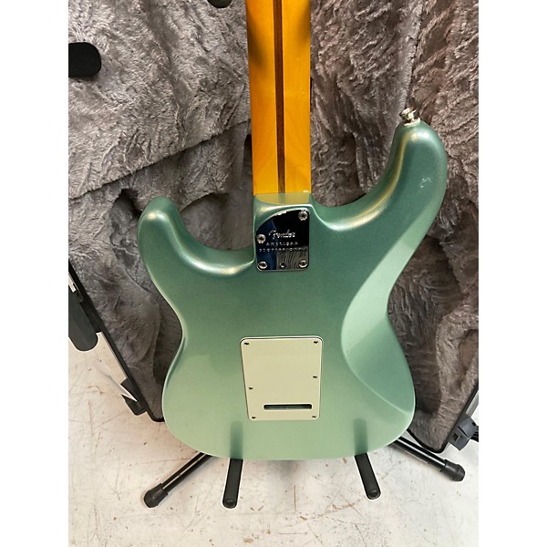 Used Fender Used 2022 Fender American Professional II Stratocaster MYSTIC GREEN Solid Body Electric Guitar