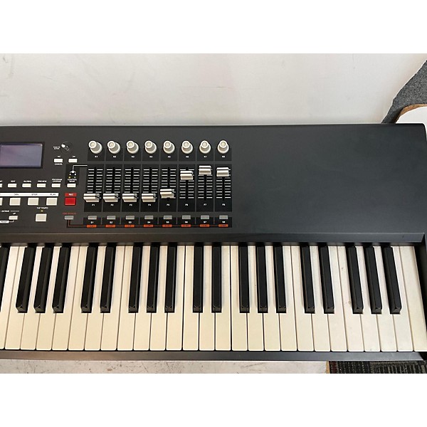 Used Akai Professional Used Akai Professional MPK88 88 Key MIDI Controller