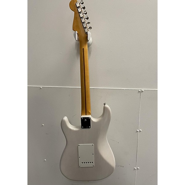 Used Fender Used Fender American Original 50s Stratocaster Alpine White Solid Body Electric Guitar