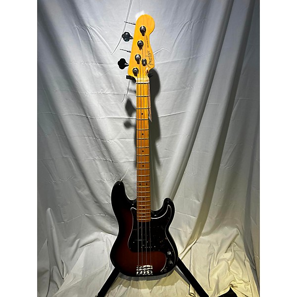 Used Fender Used Fender American Professional II Precision Bass 3 Tone Sunburst Electric Bass Guitar