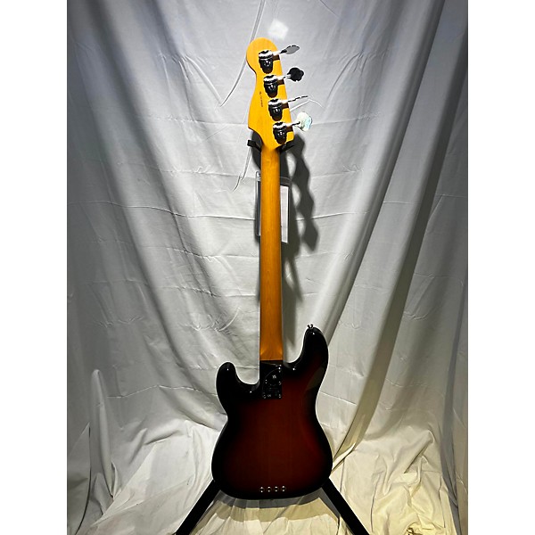 Used Fender Used Fender American Professional II Precision Bass 3 Tone Sunburst Electric Bass Guitar