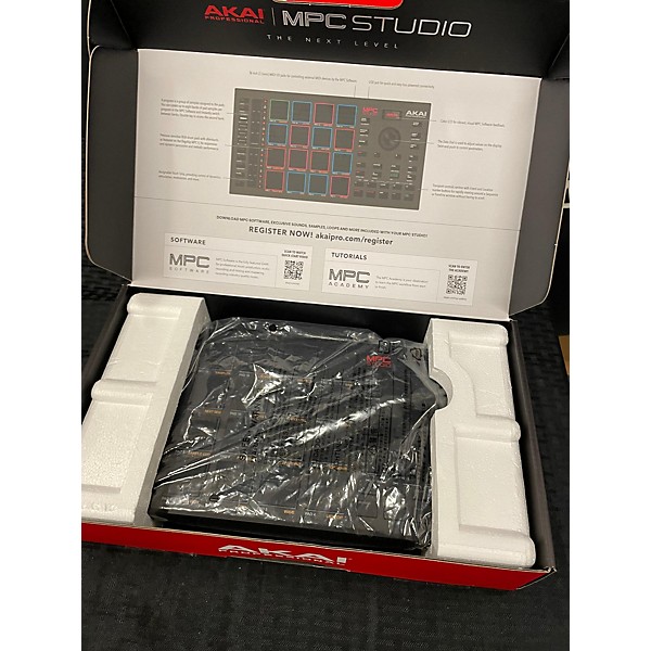 Used Akai Professional 2022 MPC Studio 2 Production Controller