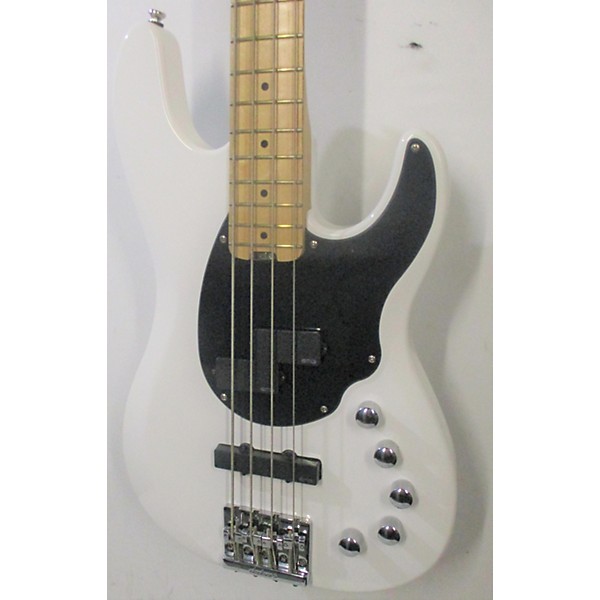 Used Jackson Used Jackson Dave Ellefson Signature CBX White Electric Bass Guitar