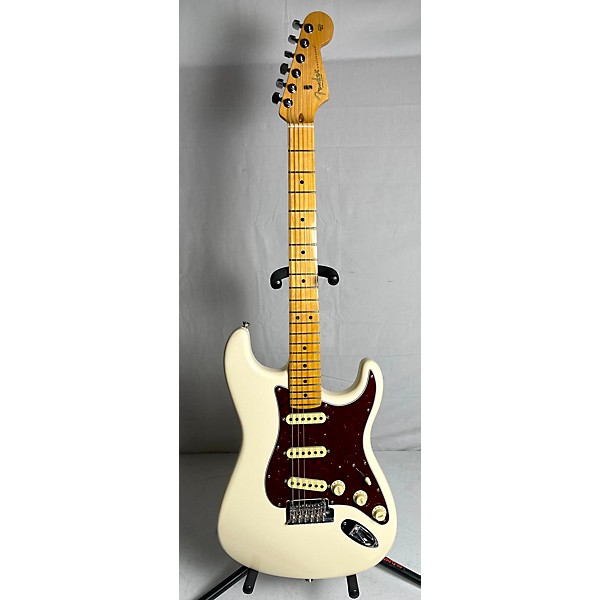 Used Fender Used 2023 Fender American Professional II Stratocaster White Solid Body Electric Guitar