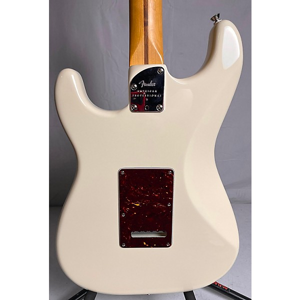 Used Fender Used 2023 Fender American Professional II Stratocaster White Solid Body Electric Guitar