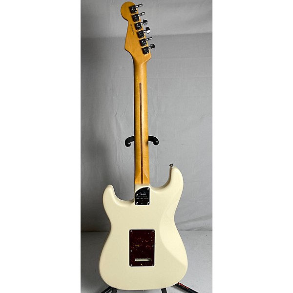 Used Fender Used 2023 Fender American Professional II Stratocaster White Solid Body Electric Guitar