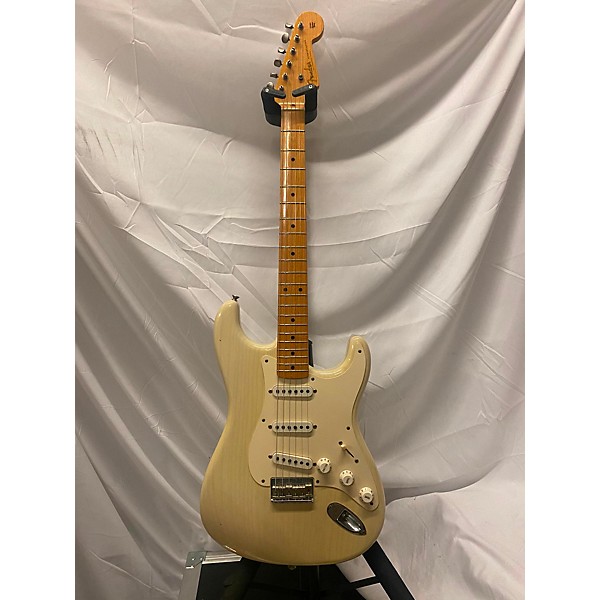 Used Fender Used Fender Fender Custom Shop 1956 Stratocaster Journeyman Relic Aged White Blonde Solid Body Electric Guitar