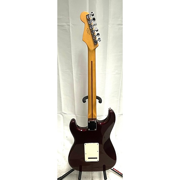 Used Fender Used 2009 Fender Player Stratocaster HSS Burgundy Solid Body Electric Guitar