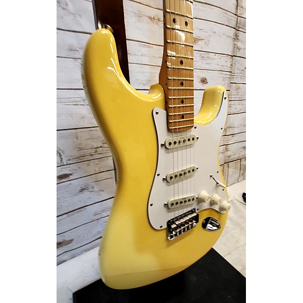 Used Fender Used Fender Player Stratocaster Yellow Solid Body Electric Guitar