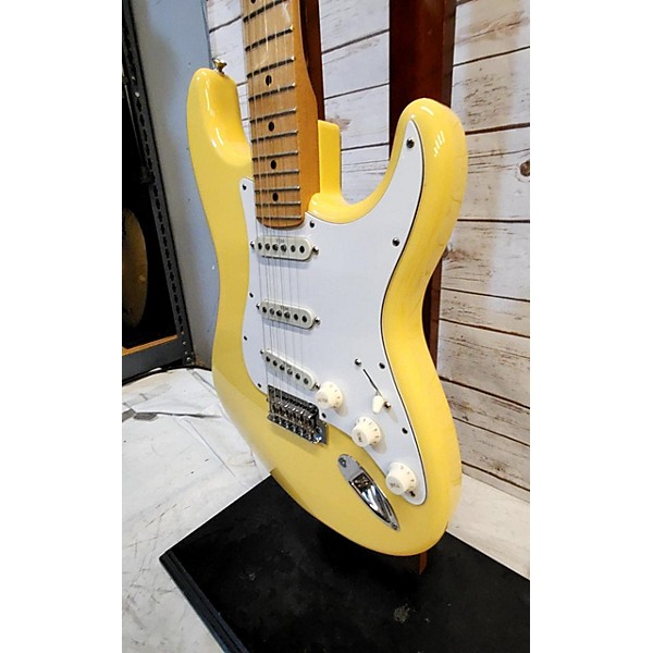 Used Fender Used Fender Player Stratocaster Yellow Solid Body Electric Guitar