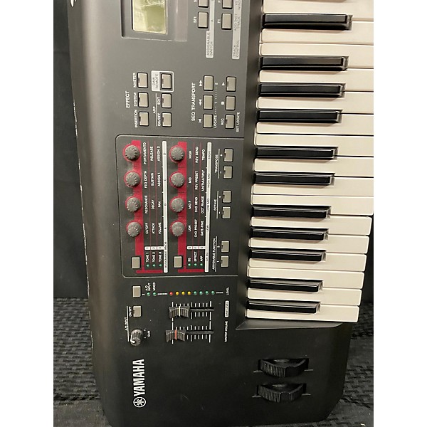 Used Yamaha MOXF6 61 Key Keyboard Workstation