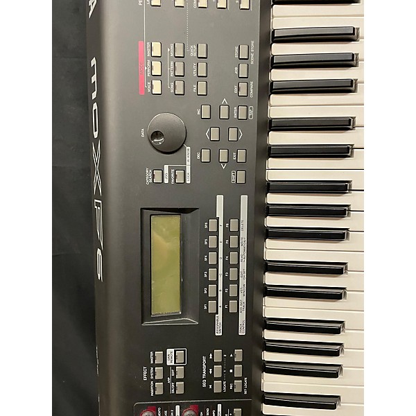 Used Yamaha MOXF6 61 Key Keyboard Workstation