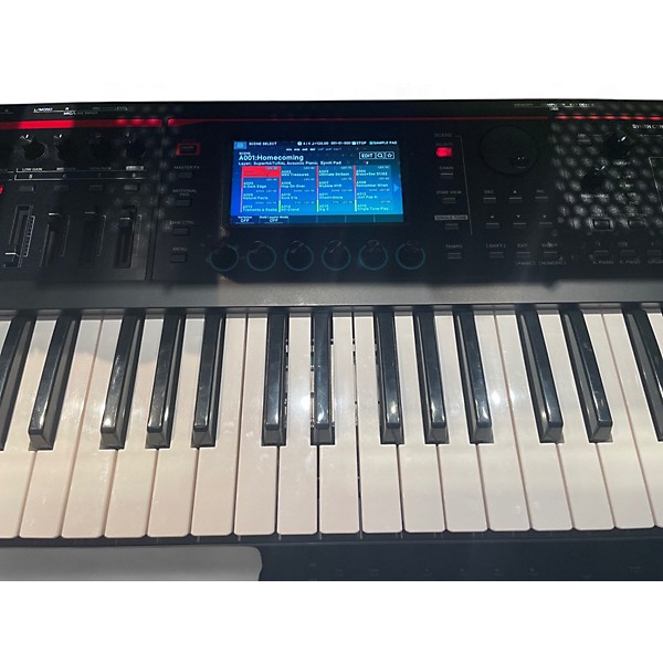 Used Roland Used Roland Fantom 07 Keyboard Workstation